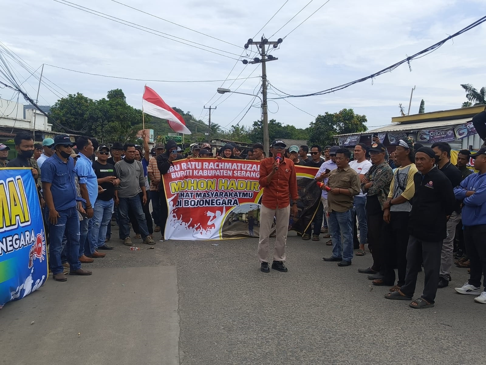 Pemerintah Dinilai Lambat Atasi Truk Tambang