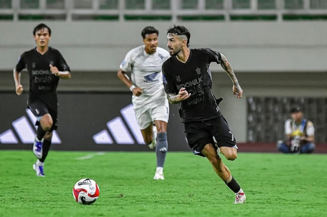 Analisa Ilham Jayakesuma: Persita vs Bhayangkara FC, Transisi Permainan Harus Cair