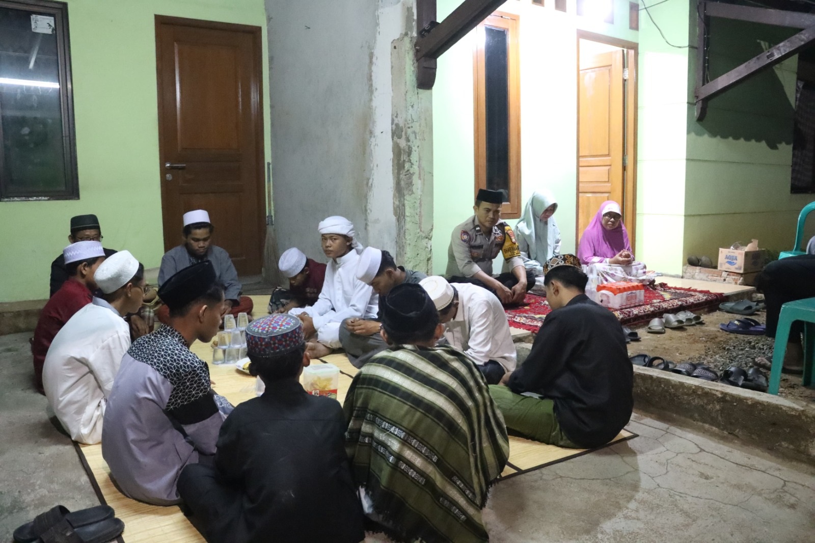 Warga Ciater Gelar Doa untuk Jurnalis Hilang 