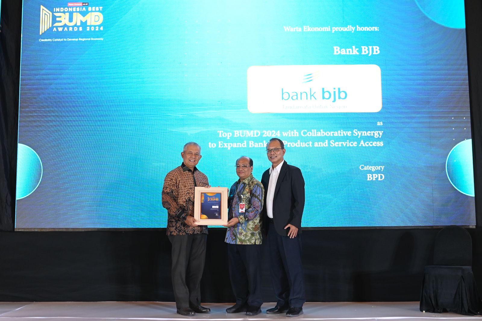 Akselerasi Ekonomi Daerah, bank bjb Raih Penghargaan di Ajang Best BUMD Award 2024 