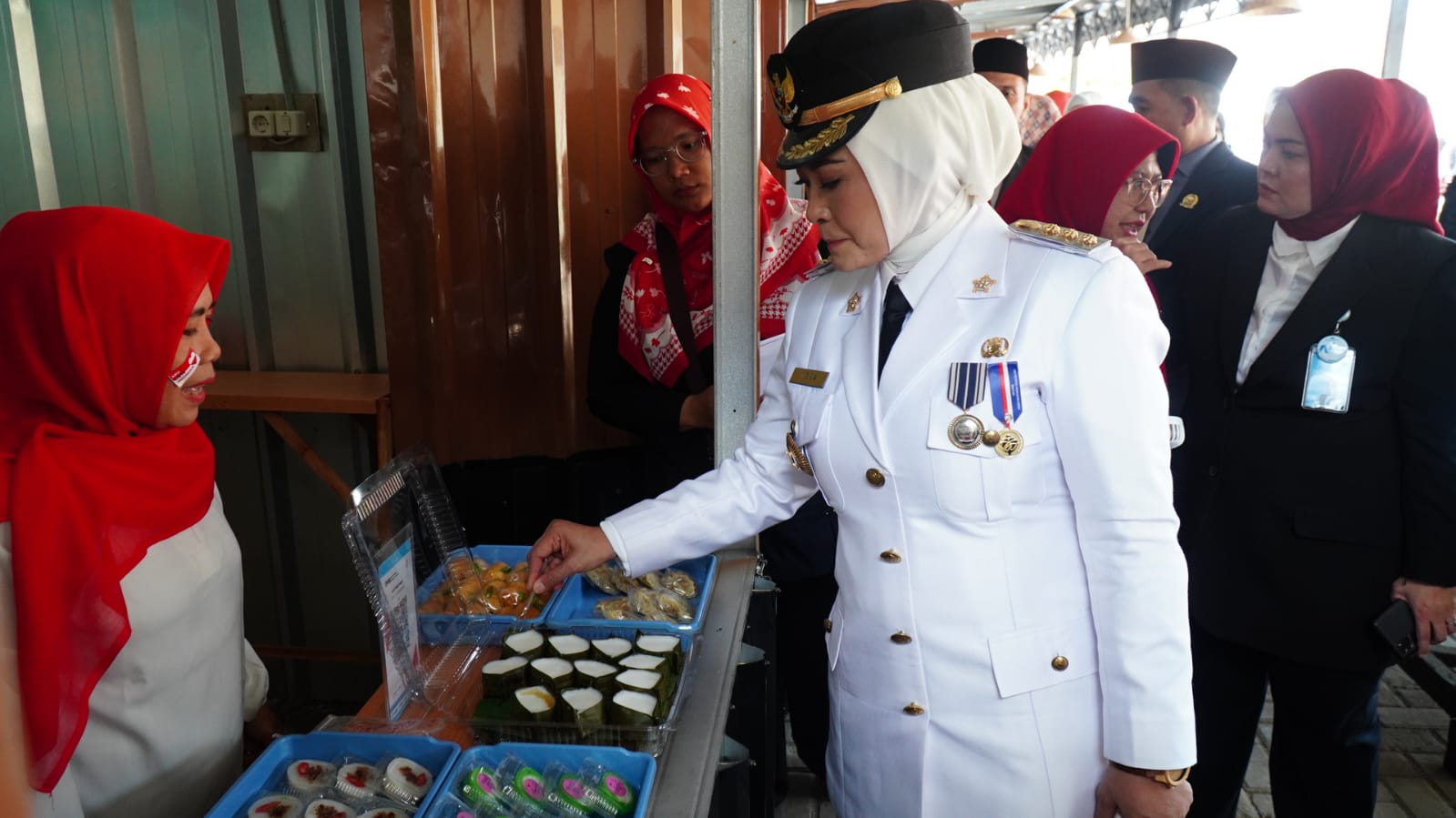 Irna Resmikan Wisata Kuliner UMKM Gedung Juang