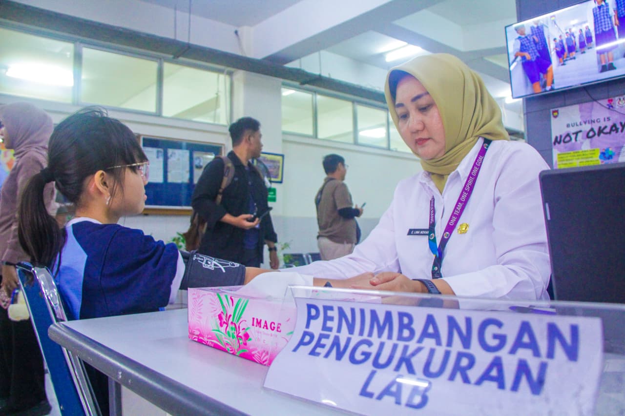 188 Siswa SMP Penabur Ikuti Tes Kesehatan Program CKG dari Kemenkes