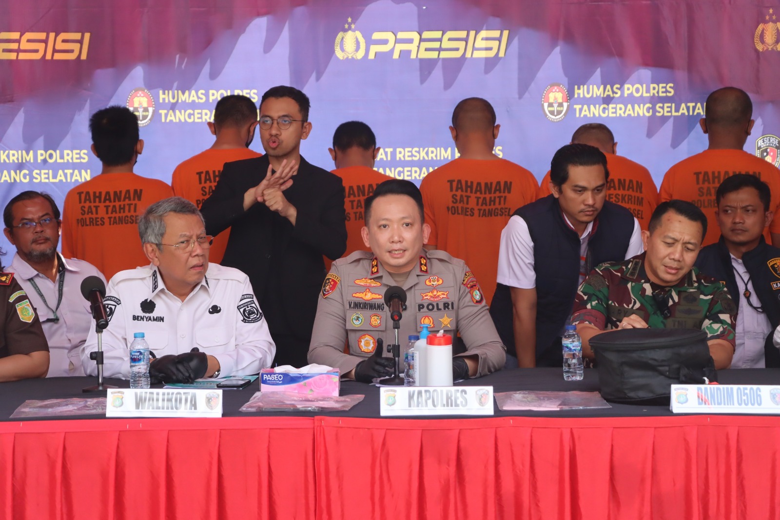 Kenal Dimedsos ABG Dilecehkan di Kafe