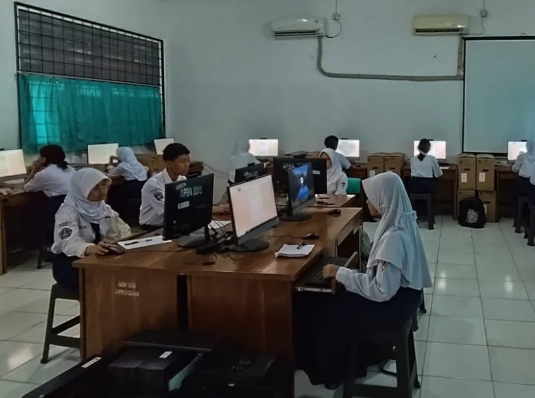 SMPN 3 Cisauk Pantau Penggunaan Internet di Sekolah
