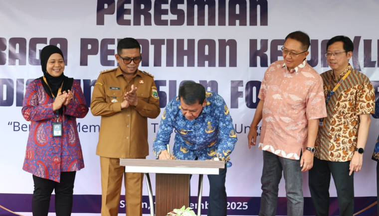 Kolaborasi Peningkatan SDM dengan Perusahaan, Resmikan LPK dan Adis Mart
