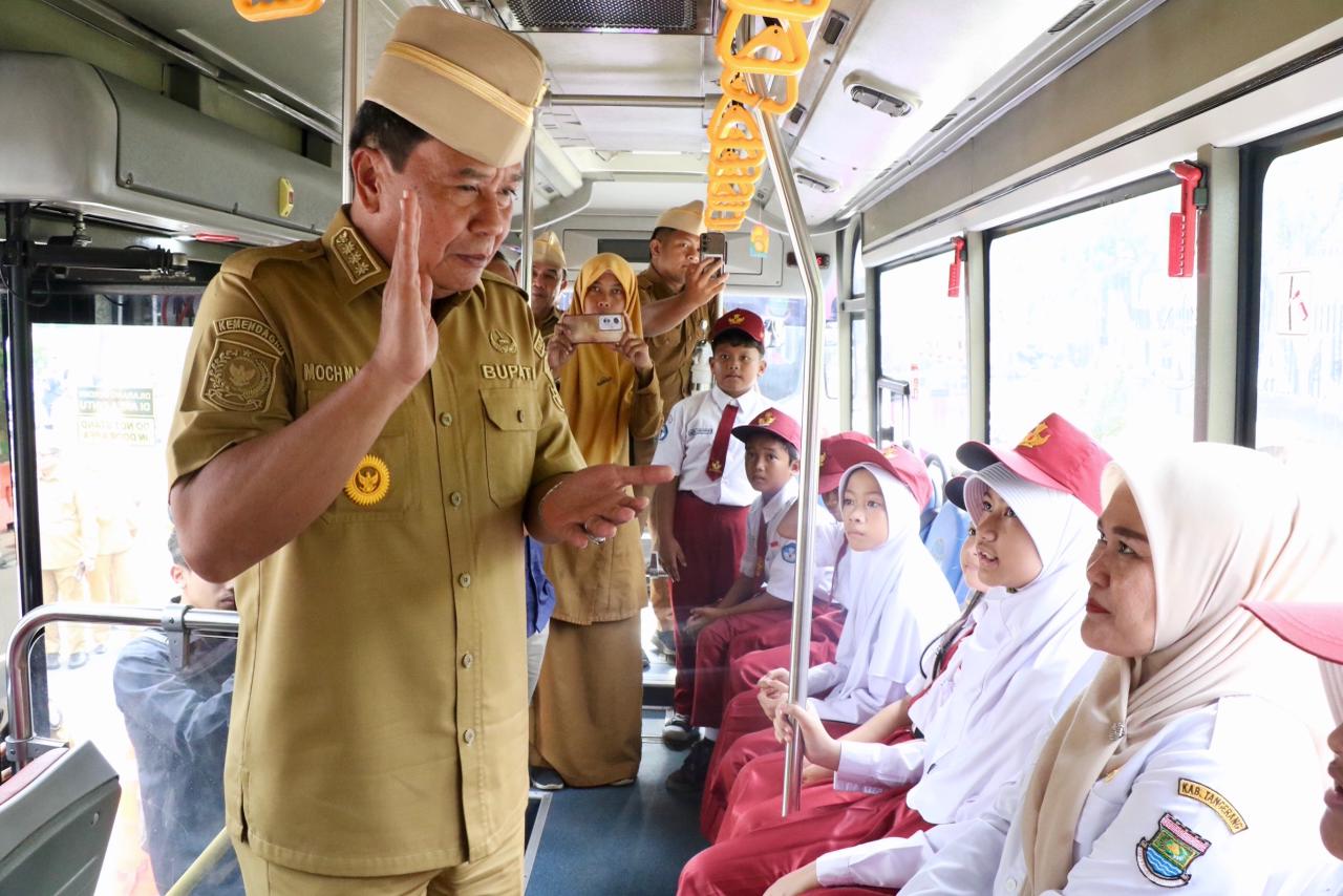 Hadirkan Rasa Nyaman dan Aman, Bus Sekolah Gratis Diapresiasi Warga