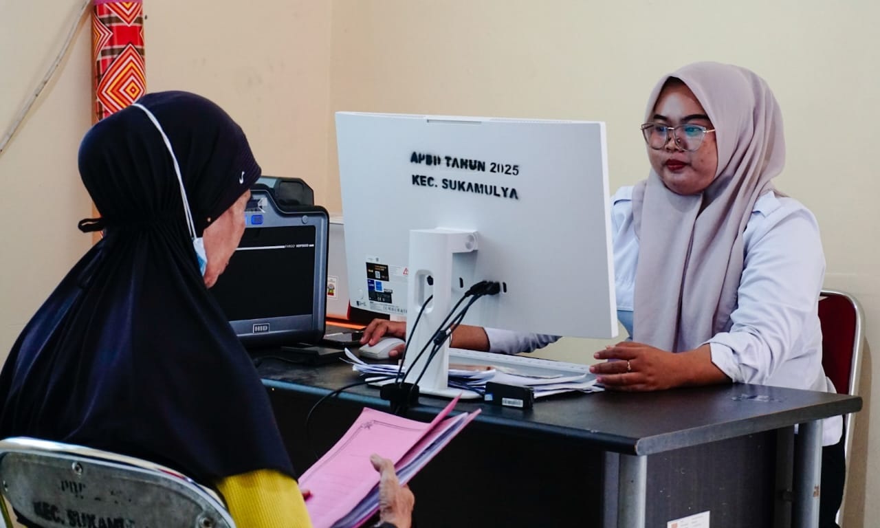 Cetak KTP di Kecamatan Sukamulya Cuma 10 Menit