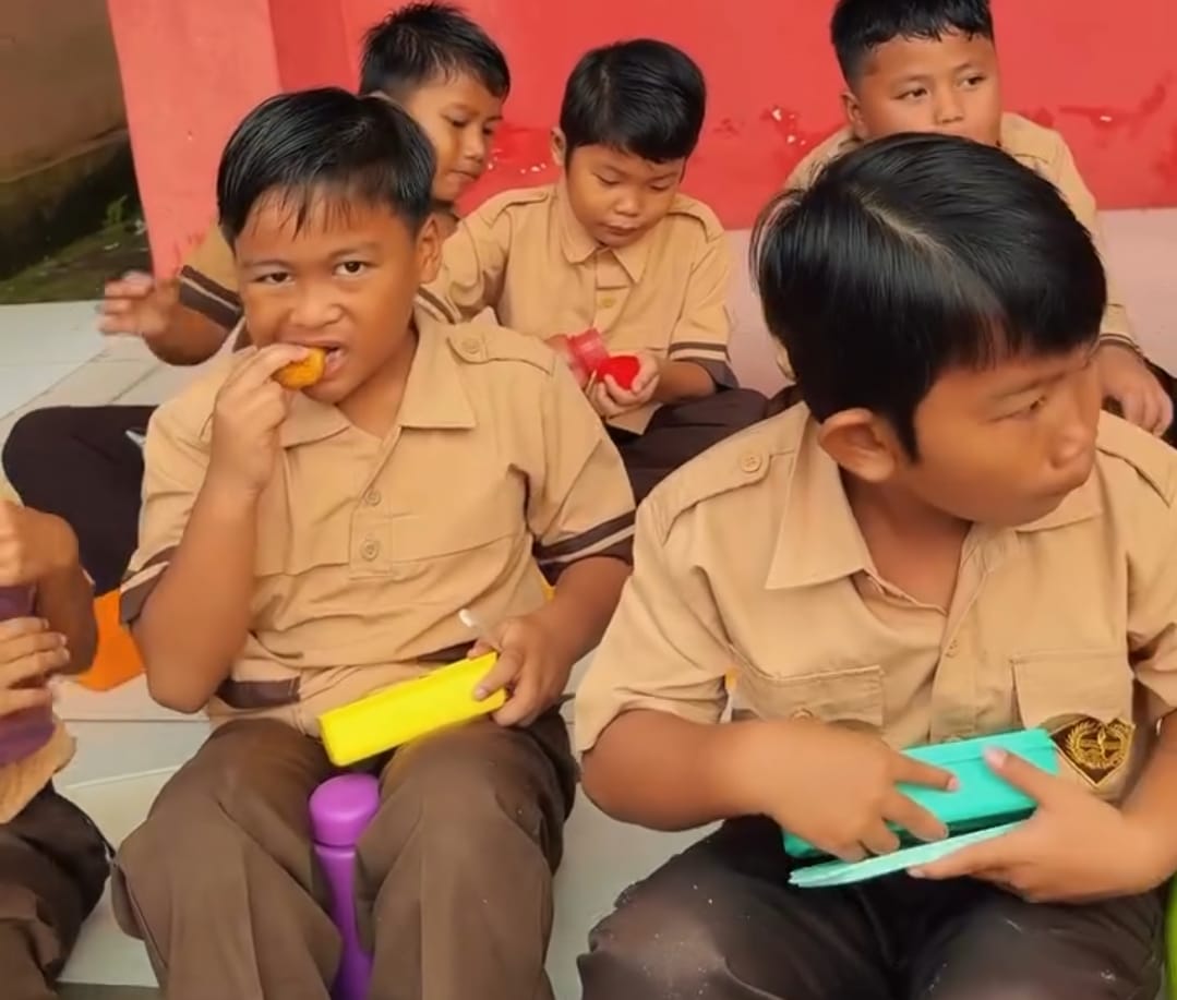 SDN Tigaraksa V Tanamkan Kepedulian Melalui Program Ragi 