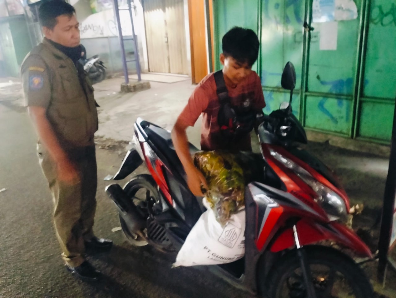 Buang Sampah Sembarangan, 7 Warga Kena OTT 