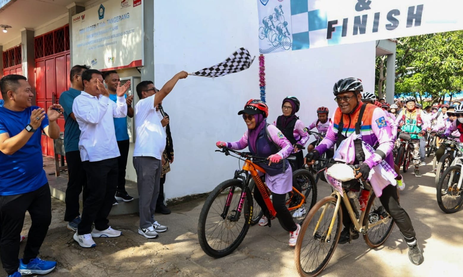 Ribuan Peserta Ikut Fun Bike di Mauk