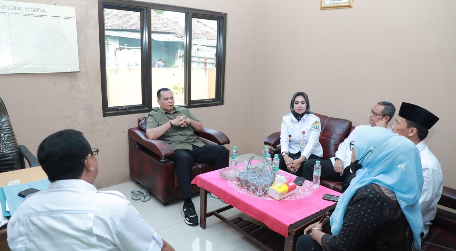 Soroti Fasilitas Kantor, Budi Sidak Kelurahan Kagungan