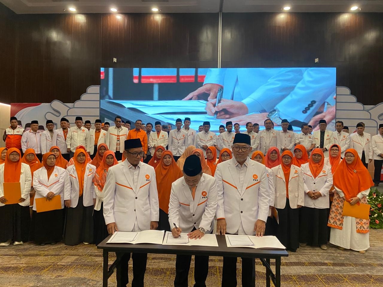 PKS Siapkan Kader Muda Bantu Andra-Dimyati