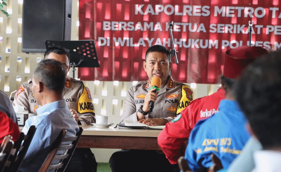 Kapolres Metro Tangerang Ngopi Bareng Buruh 