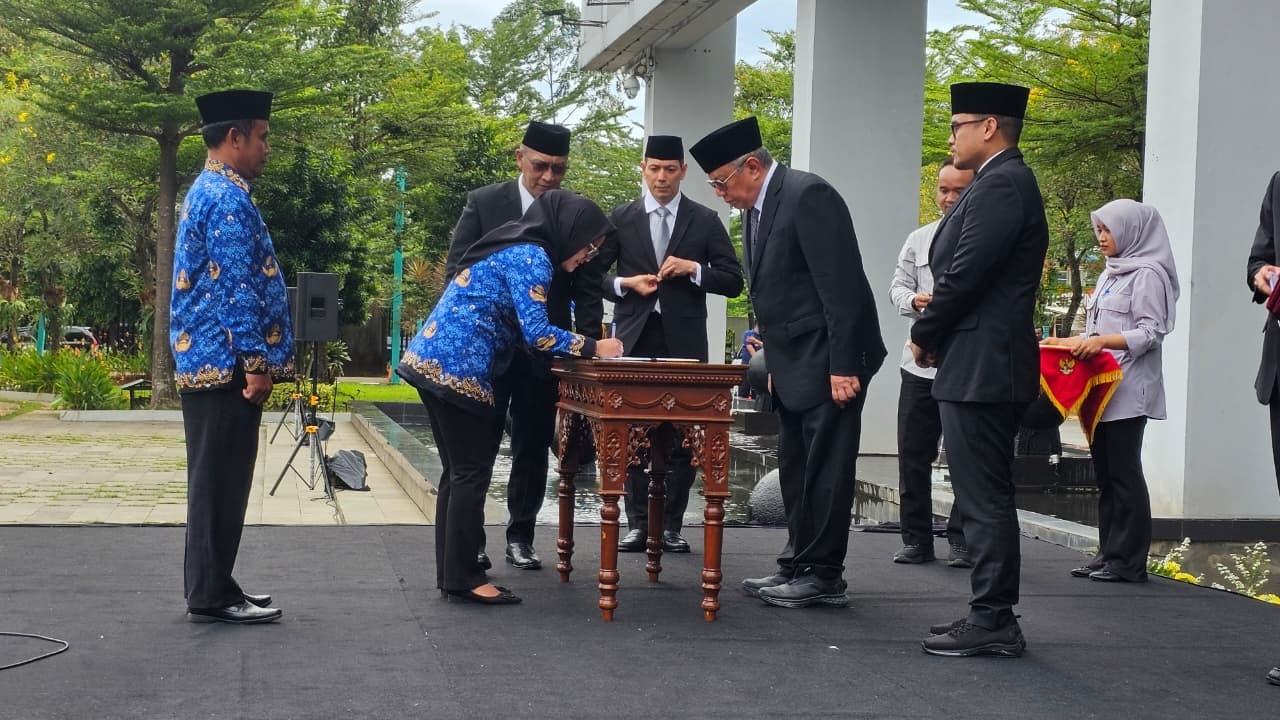 Minta Naik Jadi Penuh Waktu, Benyamin Marah