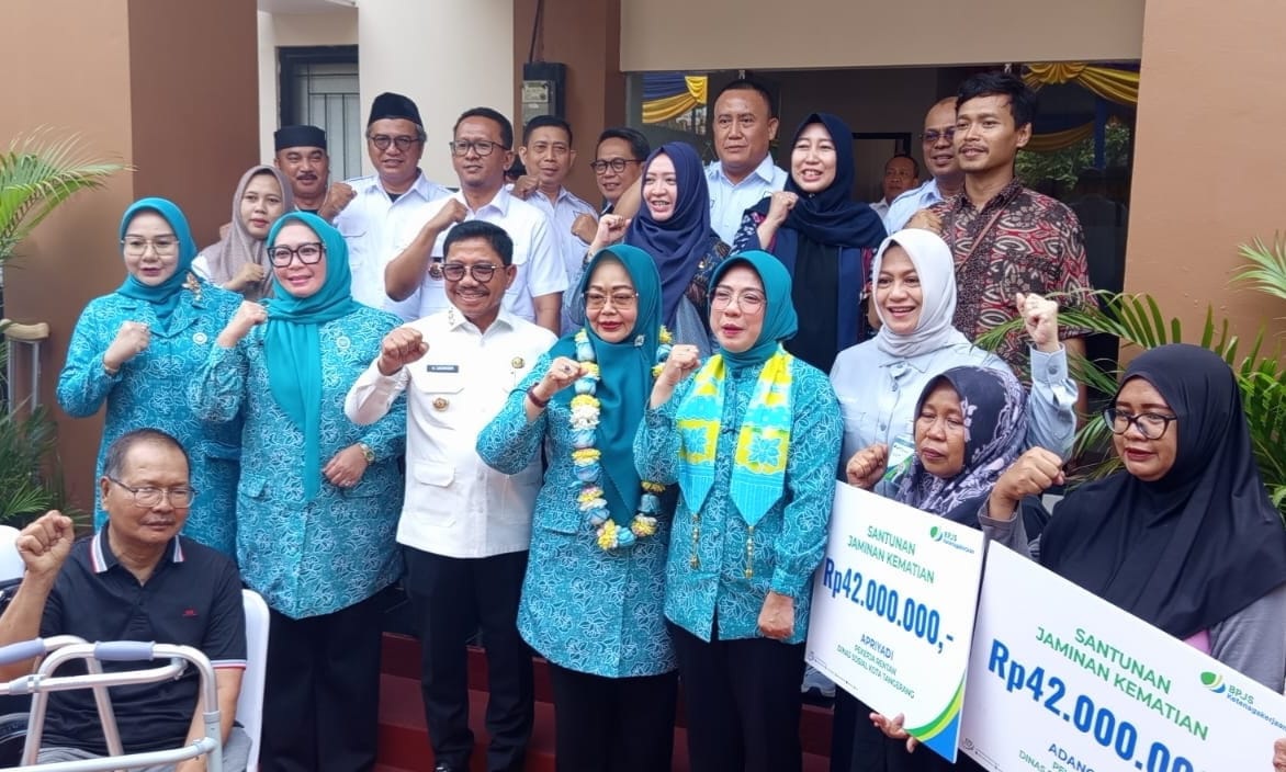 Dua Ahli Waris Pekerja Sosial Masing-masing Dapat  Rp42 Juta