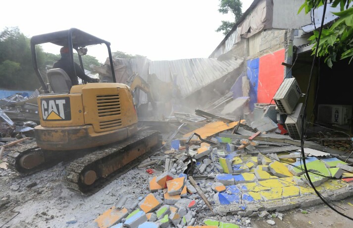 Tempati Lahan Pemkot, Puluhan Bangunan Semi Permanen Dibongkar
