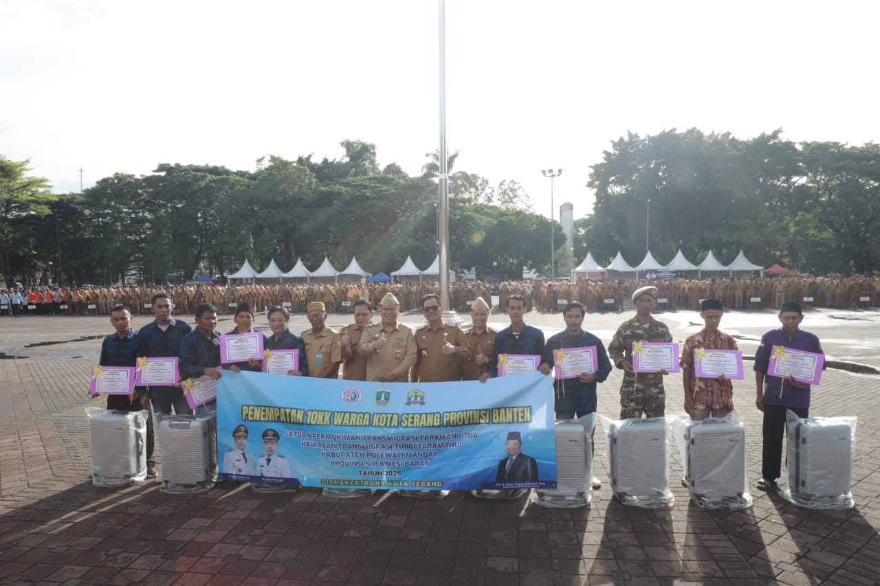 Pemkot Berangkatkan 10 KK Transmigrasi ke Sulawesi