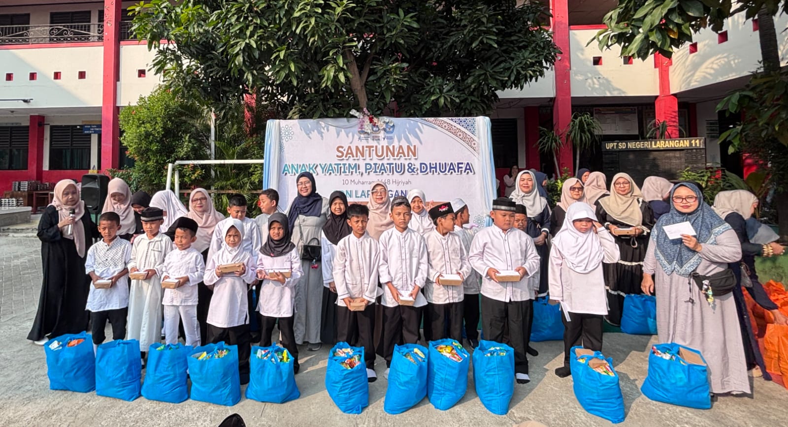 SDN Larangan 11 Santuni Anak Yatim dan Duafa­