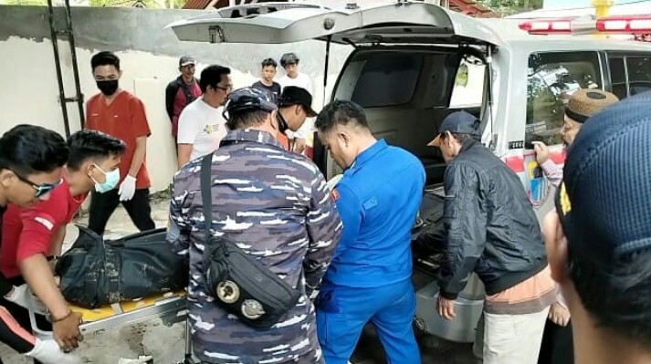 4 Wisatawan Digulung Ombak Pantai Karang Seke, 2 Orang Ditemukan Tewas