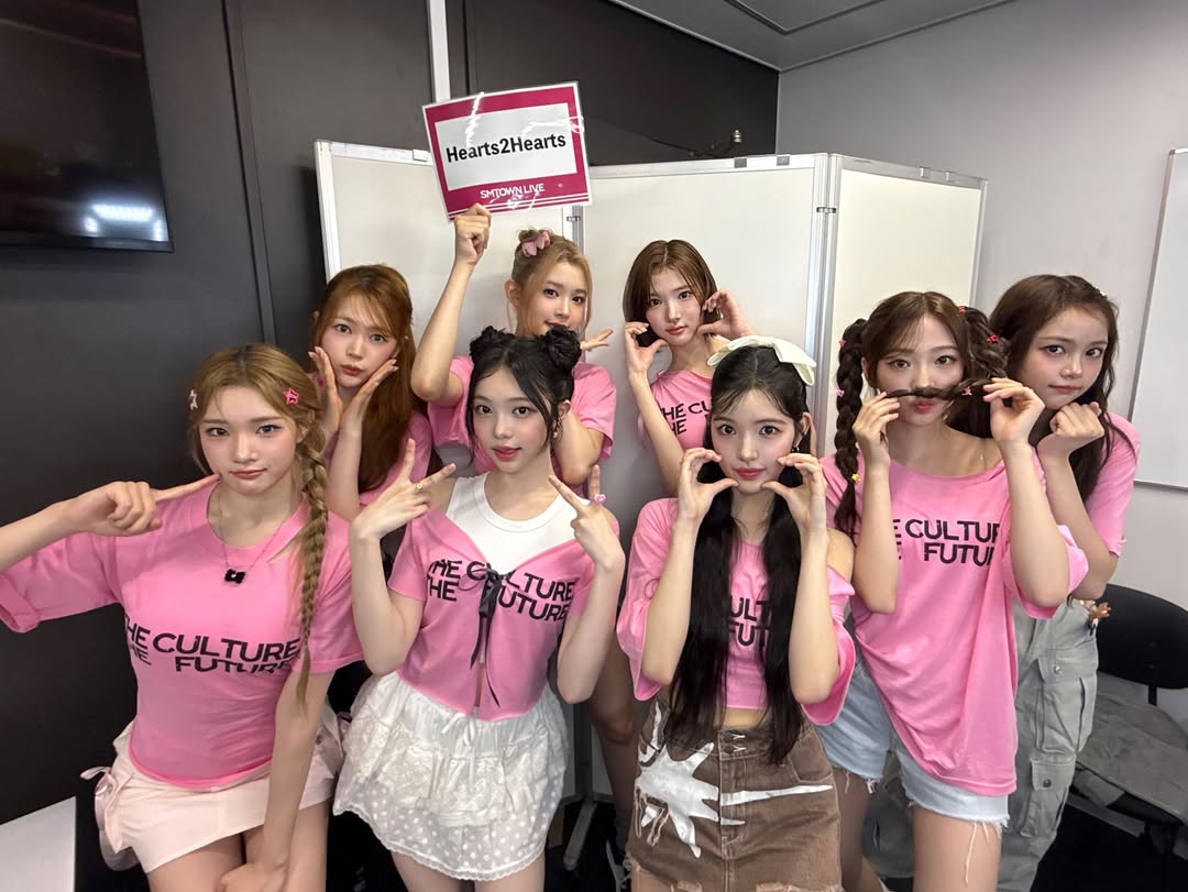 Hearts2Hearts Kirim Salam Manis untuk Fans Indonesia & Nyanyikan Jingle Iklan Shopee 9.9 Super Shopping Day