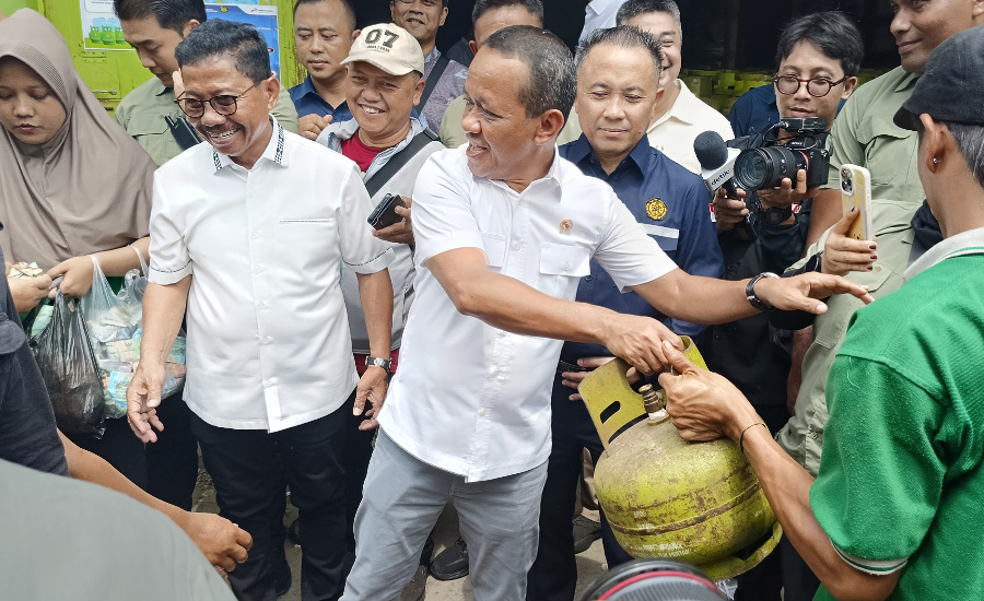 Karut-Marut Kebijakan Gas 3 Kg, Menteri Bahlil Disemprot Warga Tangerang