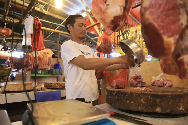 Pedagang Daging Wajib Punya Sertifikat Halal 