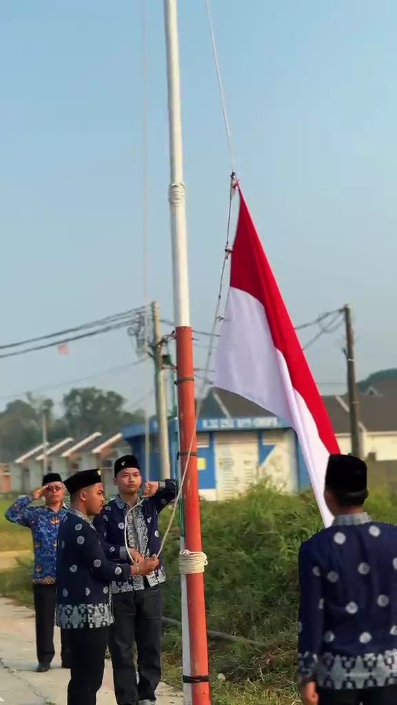 Warga Perumahan Villagio Residence Gelar Upacara 17 Agustus