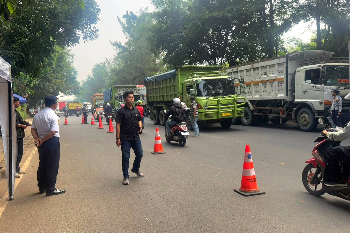 Sebanyak 26 Truk Melanggar Ditilang Dishub 
