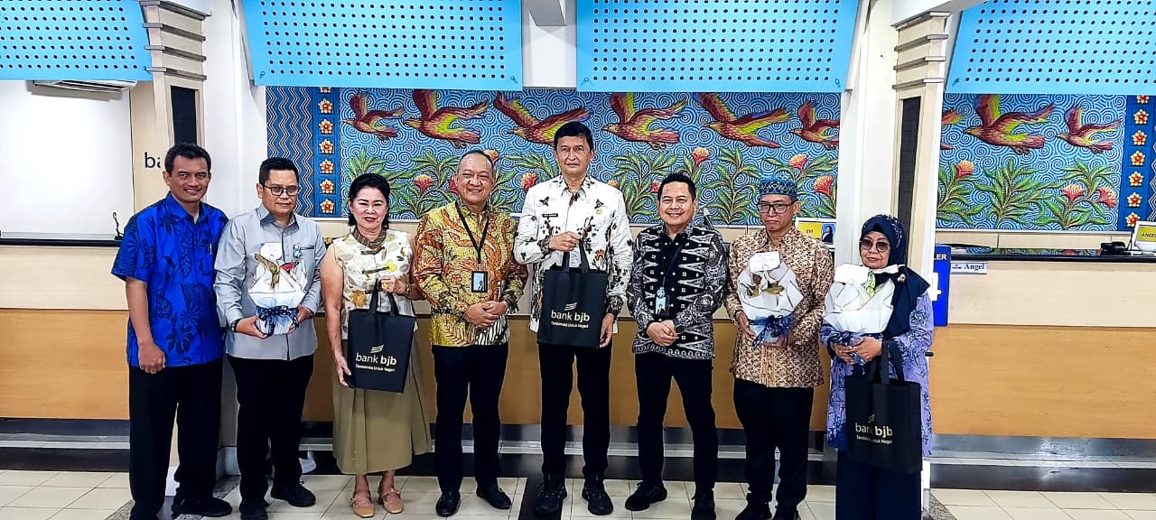 Peringati Hari Pelanggan Nasional, bank bjb KCK Banten Bagikan Bingkisan Spesial