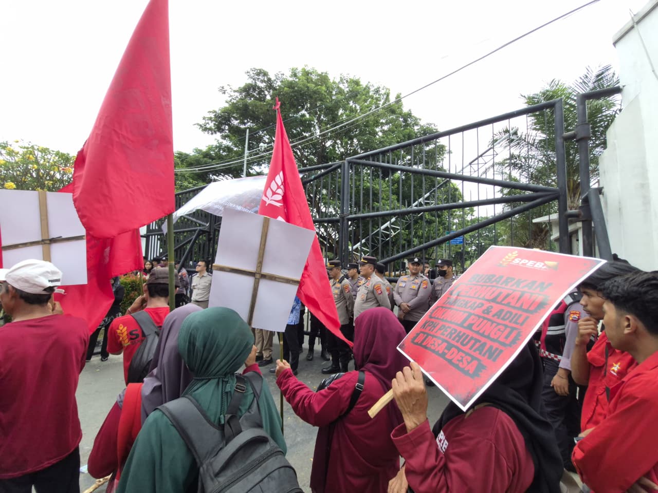 Petani dan Mahasiswa Tuntut Kesejahteraan