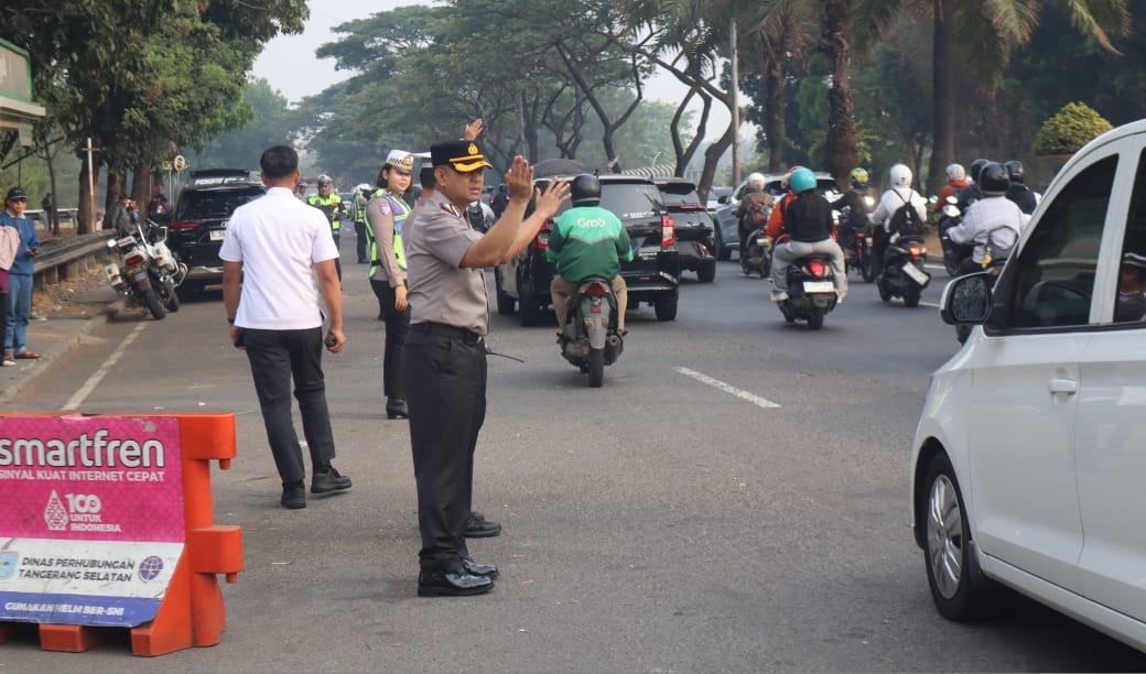 Kapolres Tangsel Turun Tangan Atur Lalin Rawa Buntu