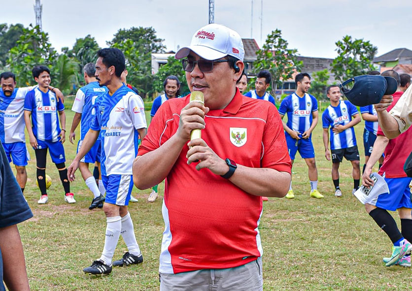 Lebaran Bola Kampung Petir Banjir Doorprize