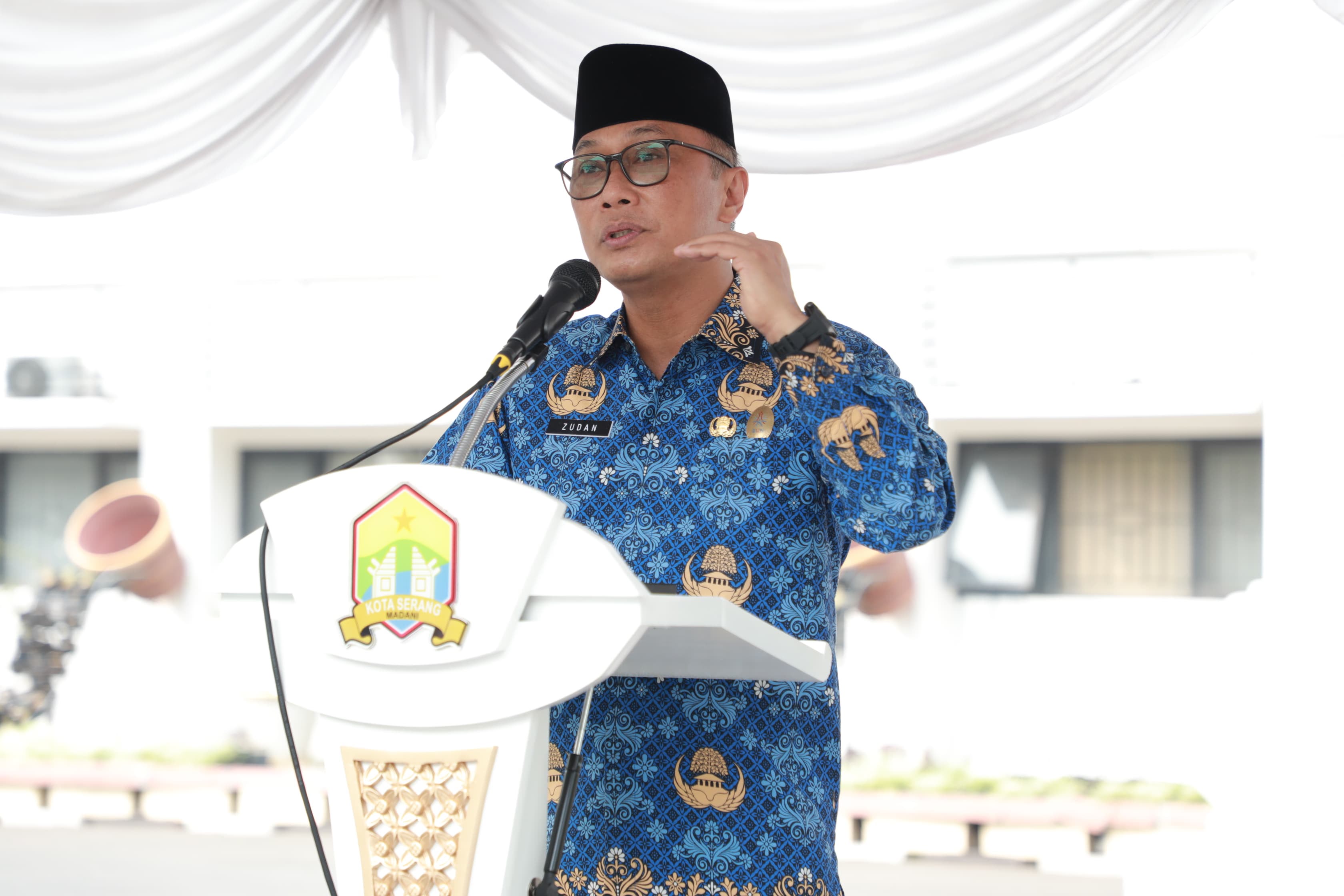 Kepala BKN Sentil Birokrasi Serang, Warga Bukan Pemohon, ASN Harus Melayani