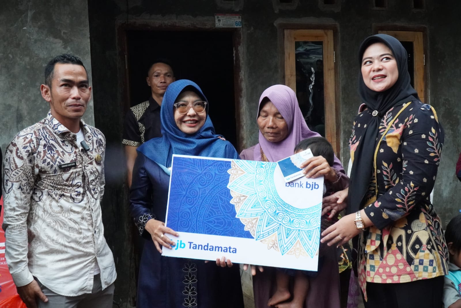 Bupati Dewi Tinjau Kualitas Rumah Program BSPS