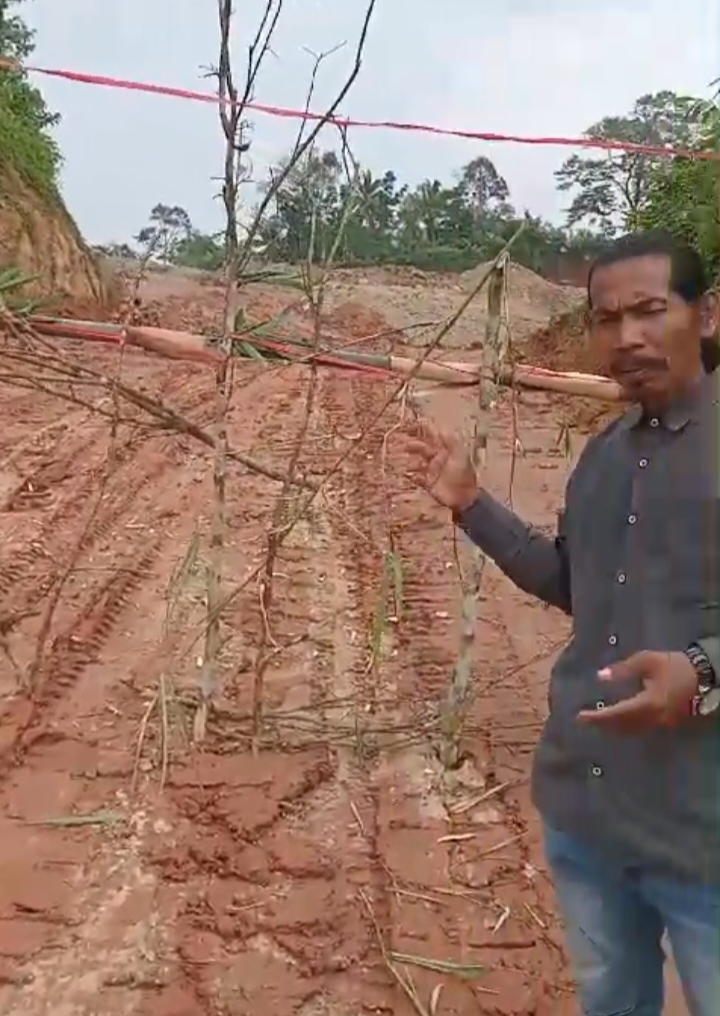 Warga Lebak Hentikan Pembangunan Tol Serpan, Pasang Pagar Bambu 