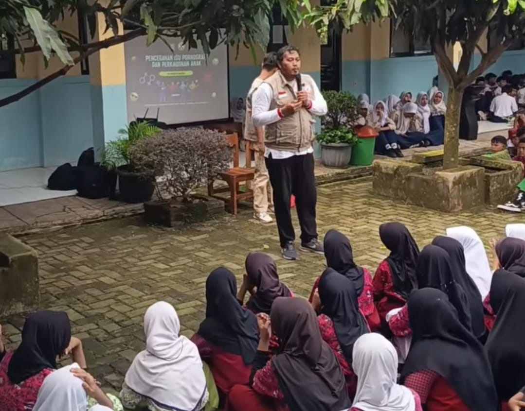 KPA Sosialisasi Pencegahan HIV/AIDS di SMPN 3 Pagedangan