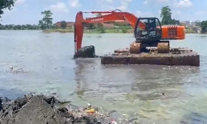 Warga Minta Tanggul Situ Gelam Ditinggikan