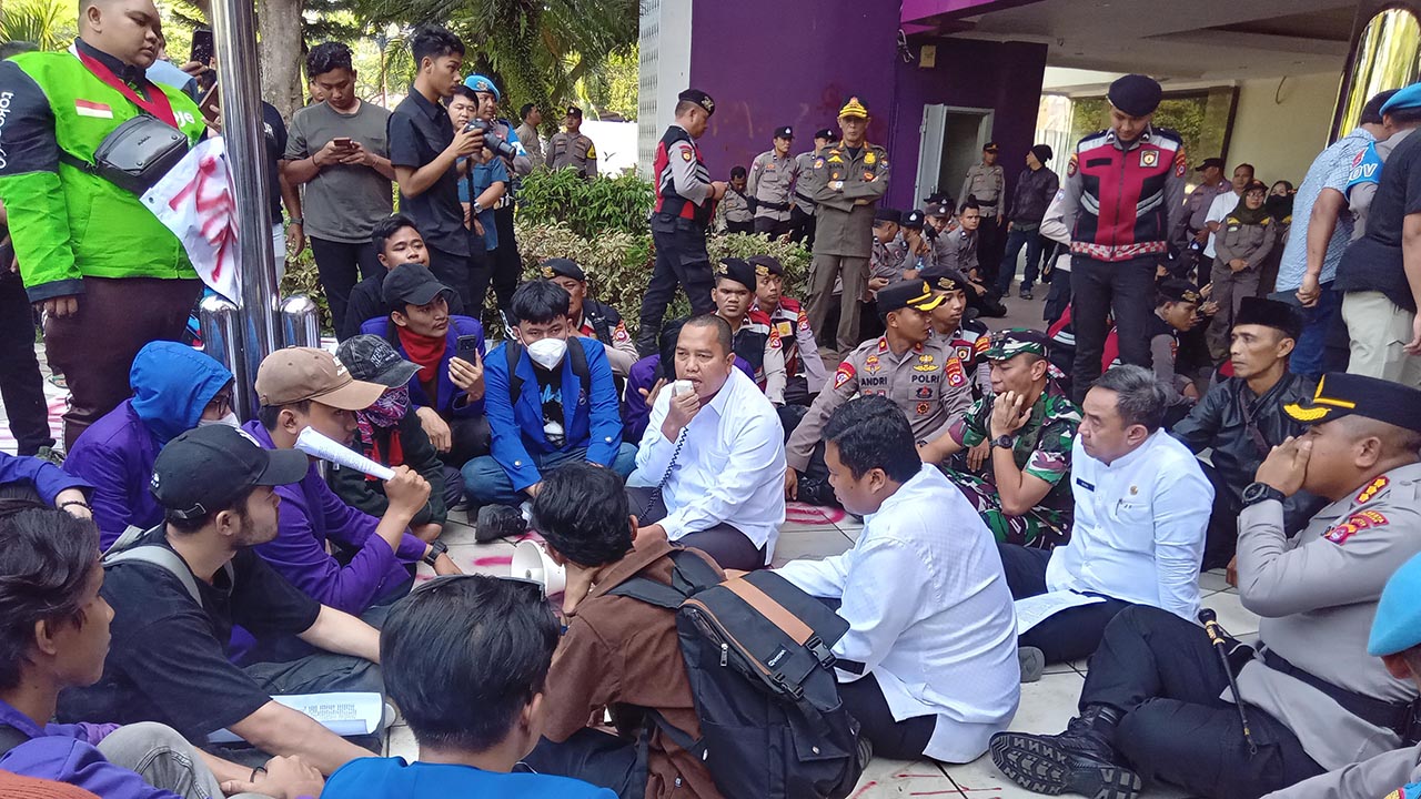 Anggota F-Golkar Terima Aspirasi Mahasiswa