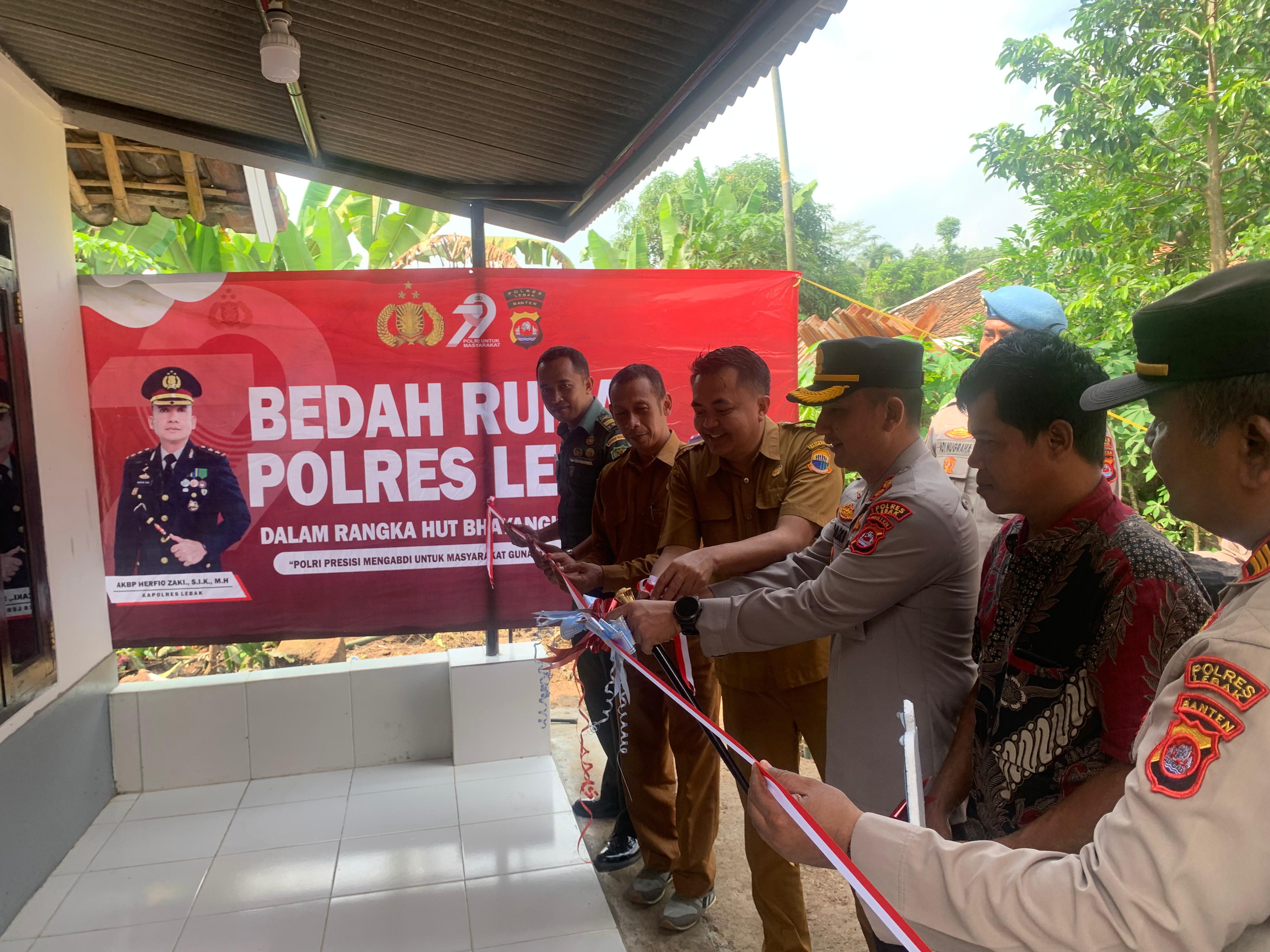 HUT Bhayangkara, Polres Lebak Resmikan Bedah Rumah Warga Tidak Mampu