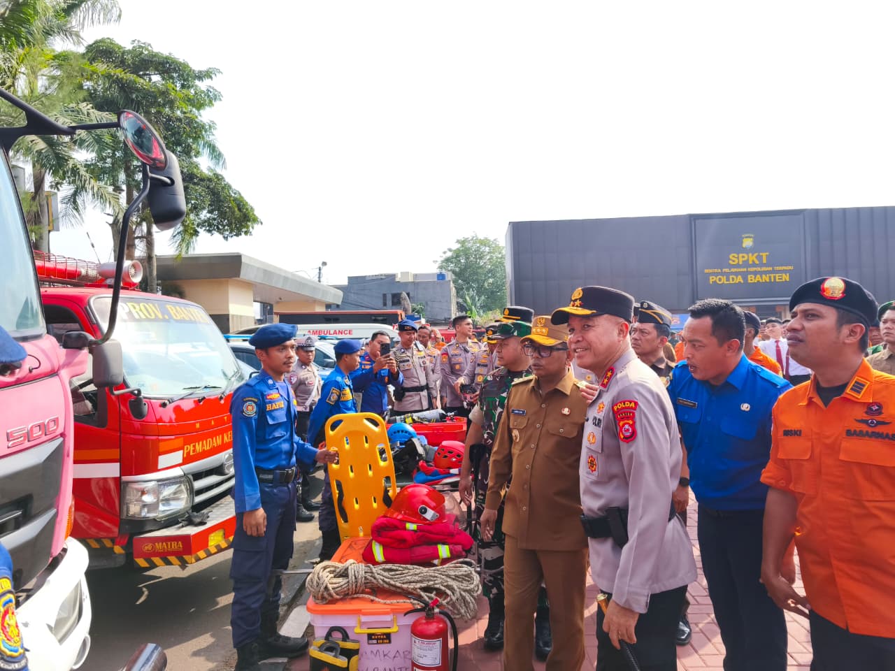 Butuh Air Bersih? Lapor Ke Polisi