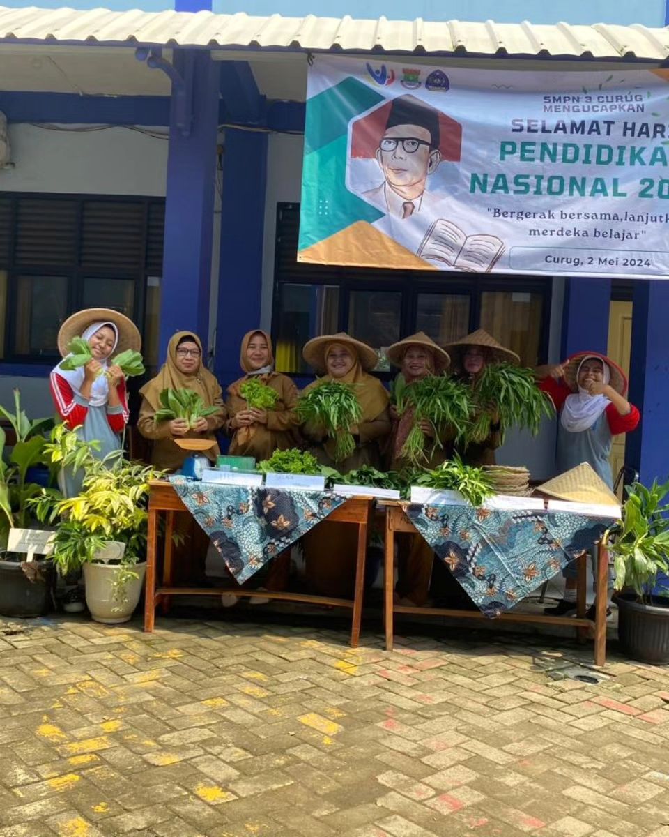 Hasil Budidaya SMPN 3 Curug di Pamerkan Pada Hari Pendidikan Nasional 