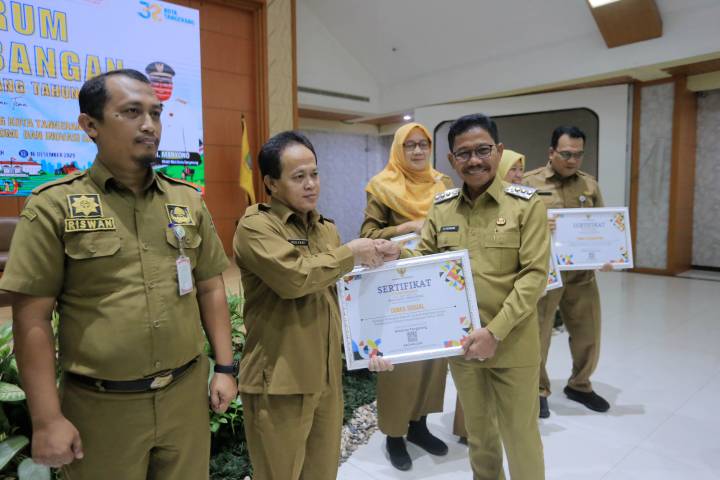Pemkot Tangerang Berikan Penghargaan Inovator Pelayanan Publik