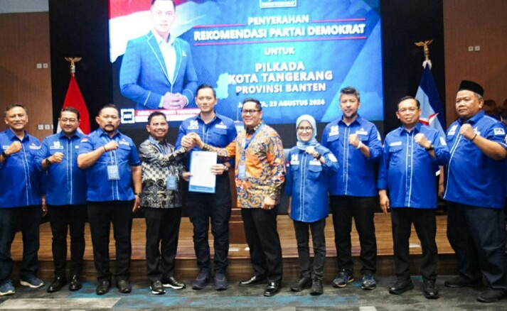 DPP Demokrat Serahkan Form B1 KWK untuk SAMA di Pilkada Kota Tangerang 