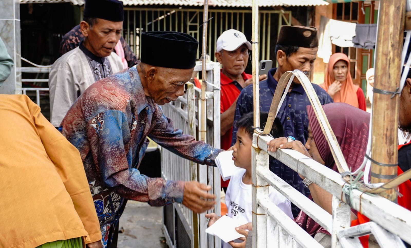 Musala Al Ikhlas Santuni 140 Yatim dan Duafa