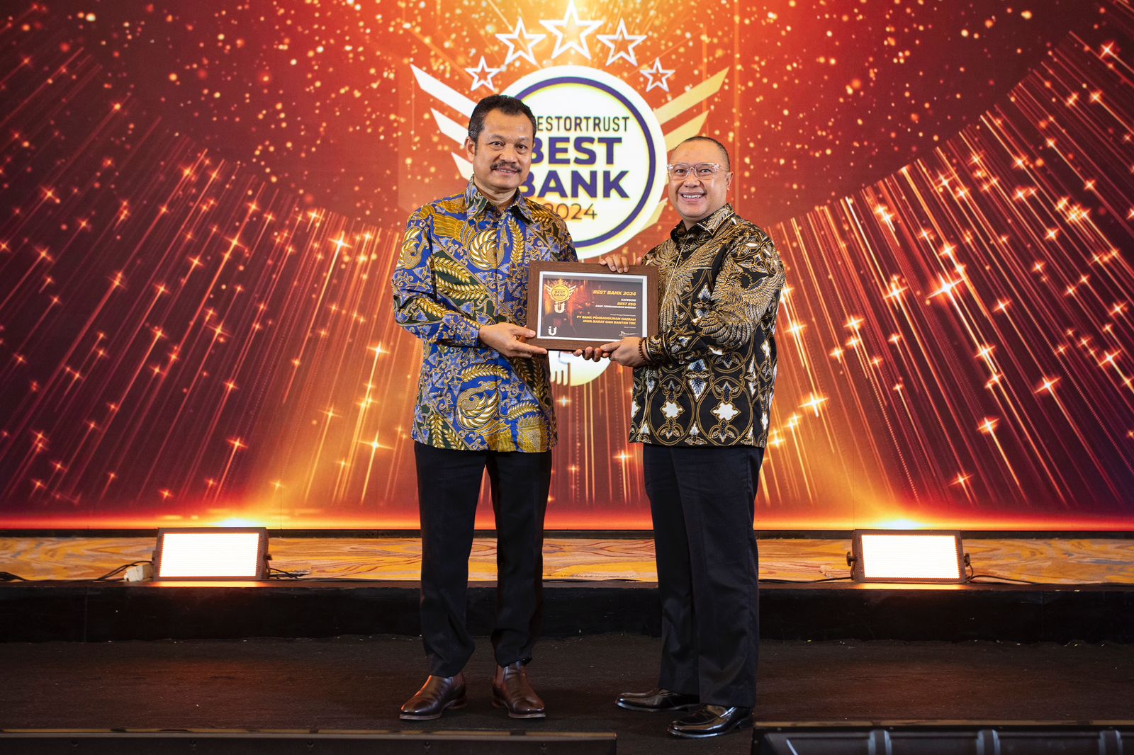 Komitmen Tinggi pada Keberlanjutan, bank bjb raih penghargaan Best ESG