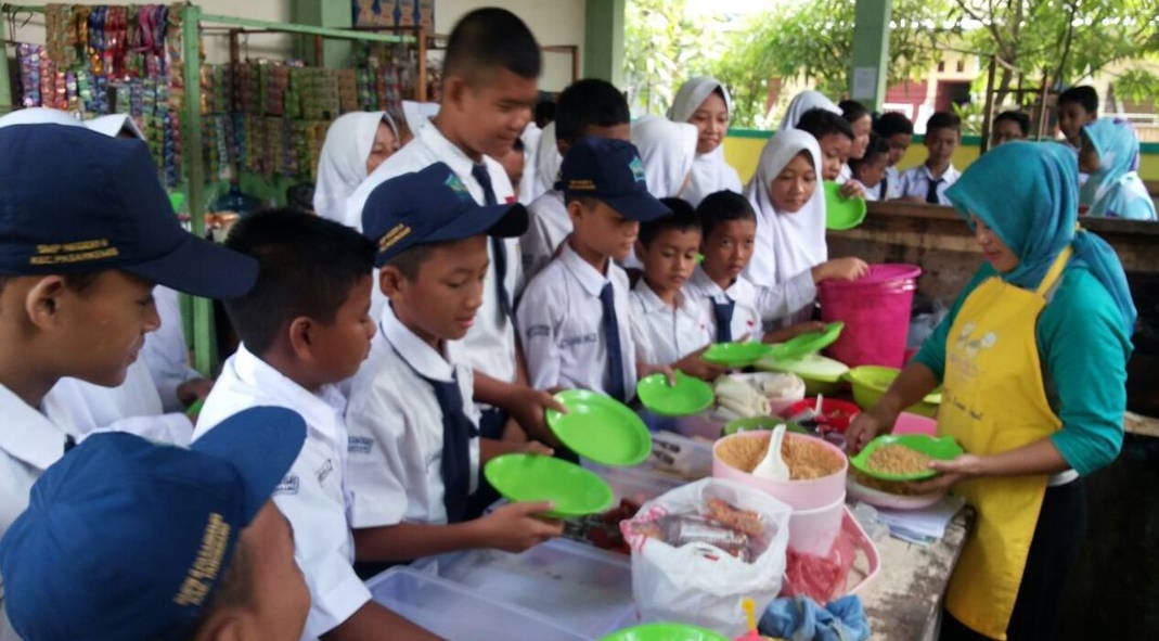 SMPN 5 Pasar Kemis Punya Kantin Sehat Untuk Siswa