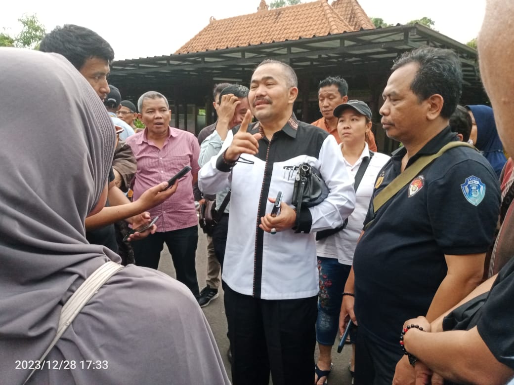 Dipolisikan, Dirut Perumda Pasar NKR Kabupaten Tangerang Bungkam