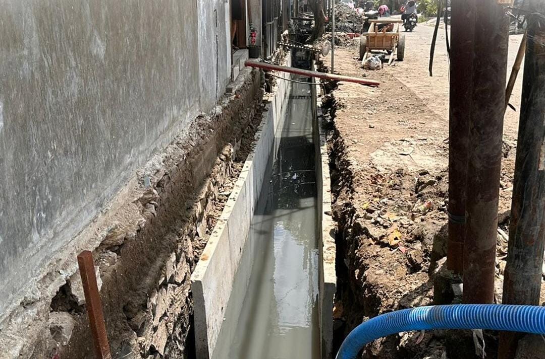 Hadapi Genangan Akibat Curah Hujan Tinggi di Desa Pasir Nangka, Rehabilitasi Saluran Utama Drainase 