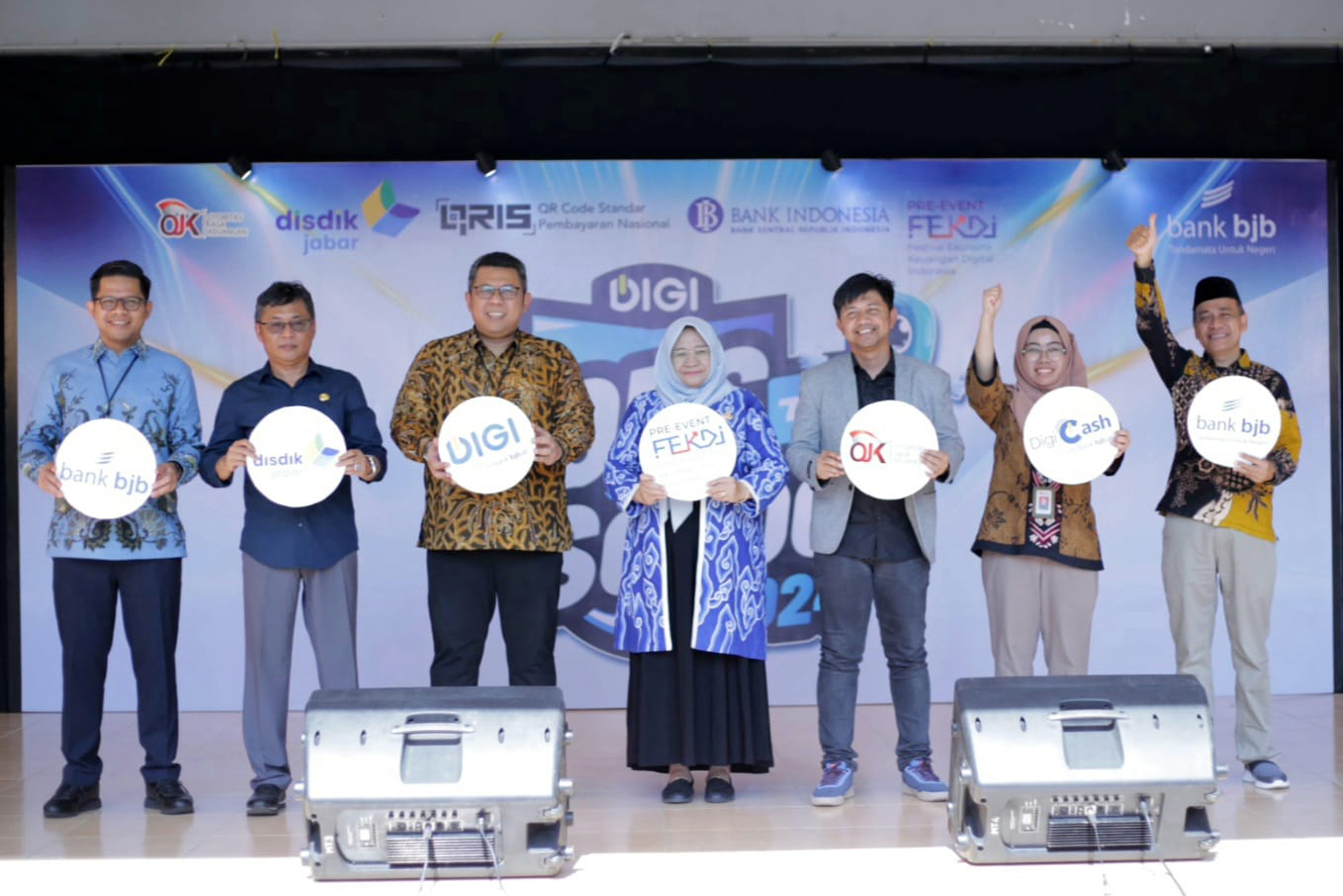 Dorong Cashless Society, bank bjb DIGI Goes to School Hadir di SMK Negeri 1 Cirebon