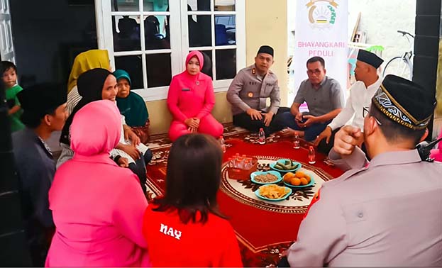 Kapolres Tangsel Beri Tali Asih